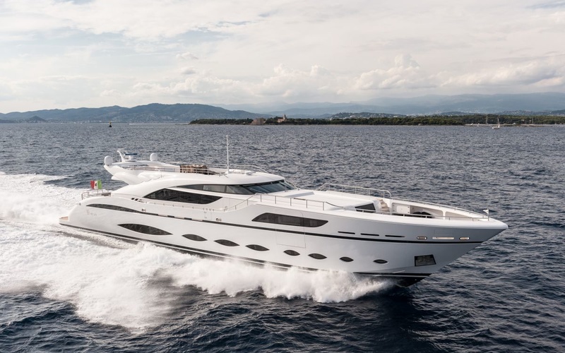 AB Yachts 145