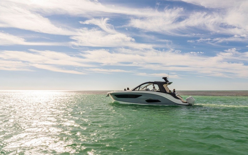 Sea Ray Sundancer 370 Outboard