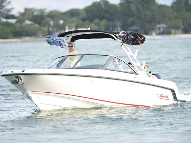 Boston Whaler 230 Vantage