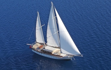 Yener Yachts Schatz