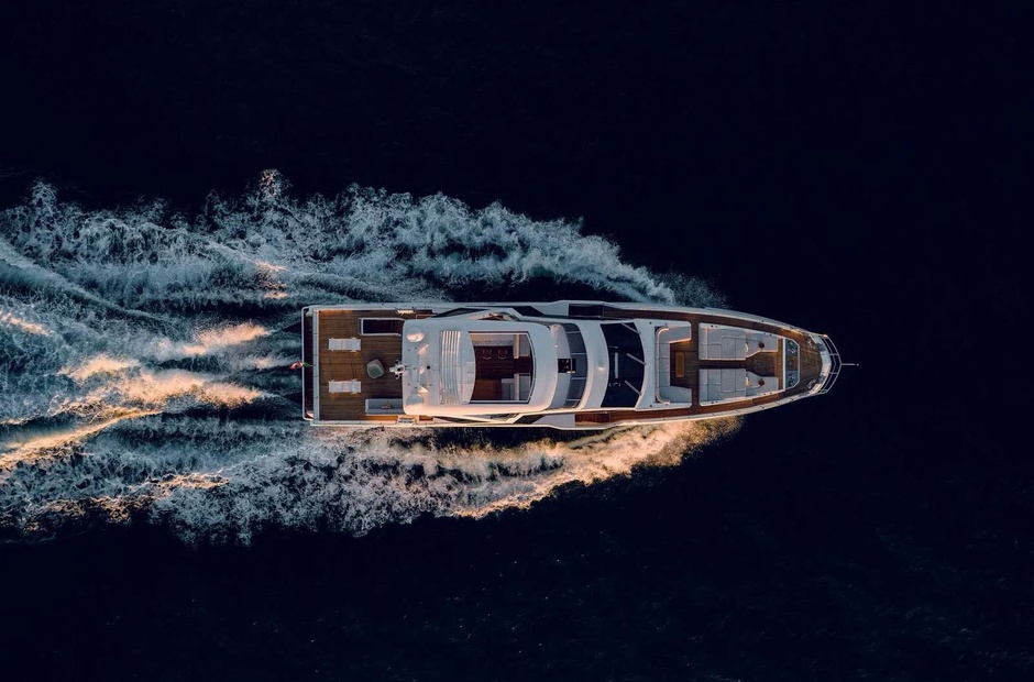 Azimut One & Only