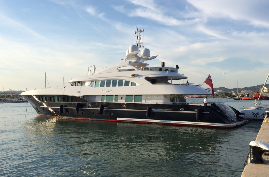 Heesen Atina