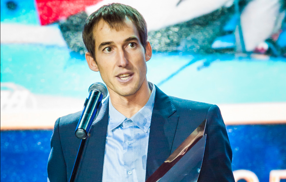 Denis Gribanov went out to receive an award for his crew without his partner.