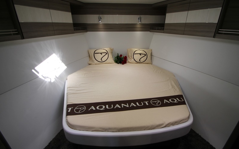 Aquanaut Andante 438 AC
