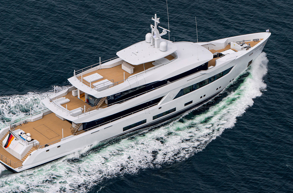 Lurssen Moon Sand