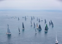 The first 33 monohulls 10 to 20.4 meters long and two multihulls began their 2225-mile journey from Los Angeles to Honolulu on July 10. A second wave of 27 boats from divisions 3, 4 and 5, as well as a third wave of the fastest 24 monohulls and four multihulls, started a couple of days later.