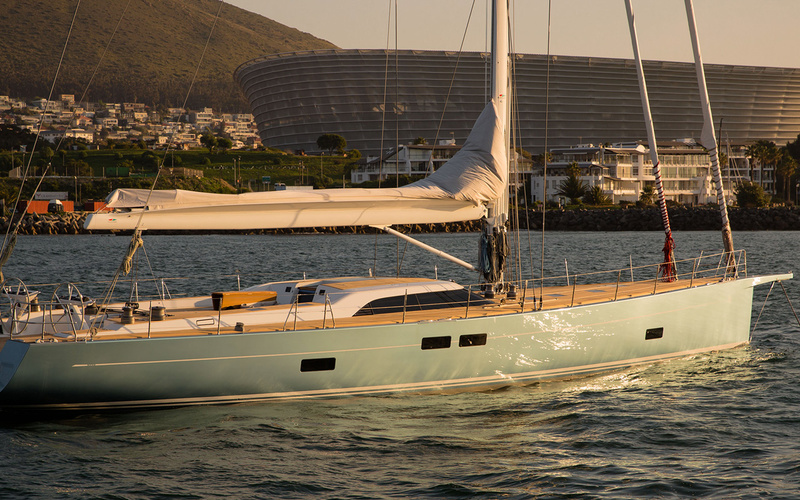 Southern Wind SW82 Raised Saloon
