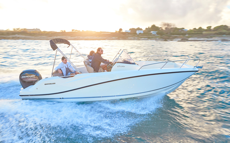 Quicksilver Activ 675 Open