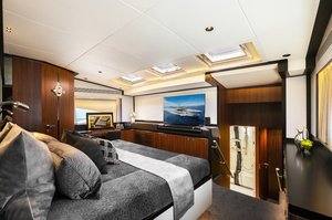 Hinckley Picnic Boat 40