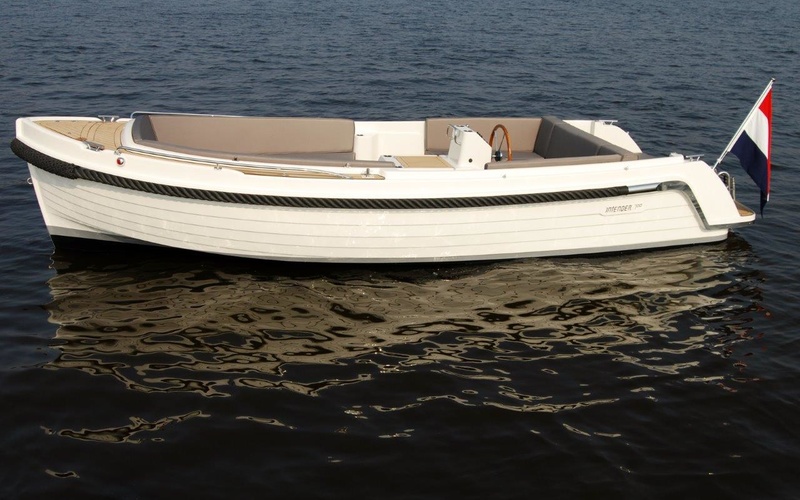 Interboat Intender 700