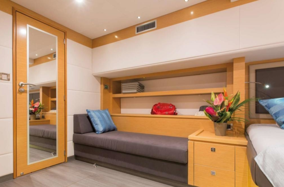 Fountaine Pajot Nenne