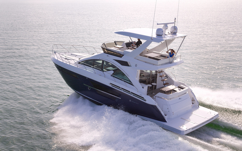 Cruisers Yachts 54 Fly