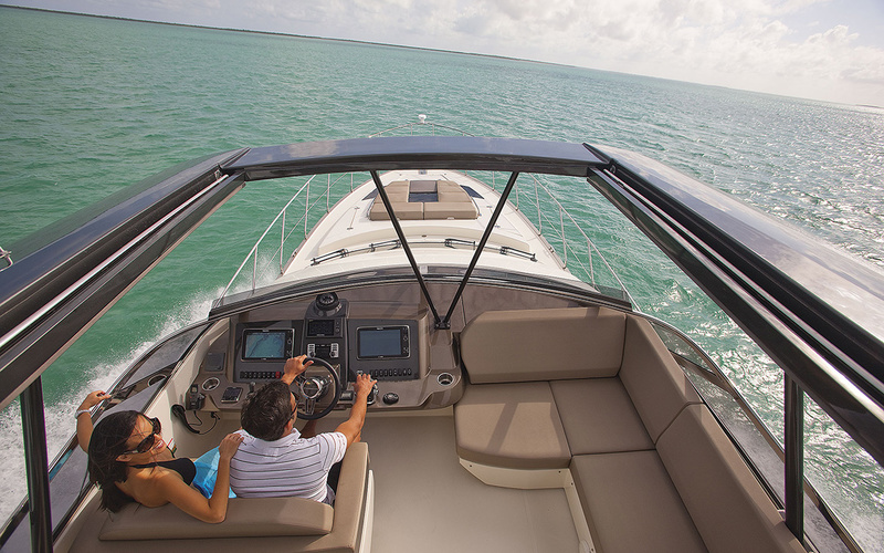Marquis 660 Sport Yacht