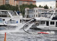 At the «Water World» Fair, there was something to do for visitors of all ages. Jetlev-Flyer athletes with jet hydrants behind their backs wrote out intricate pirouettes over the water of the Klyazma reservoir, and a children's animation program for kids worked at the exhibition.