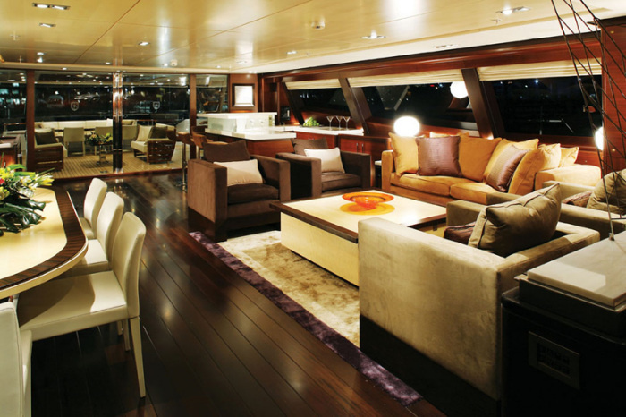 Alloy Yachts Prana