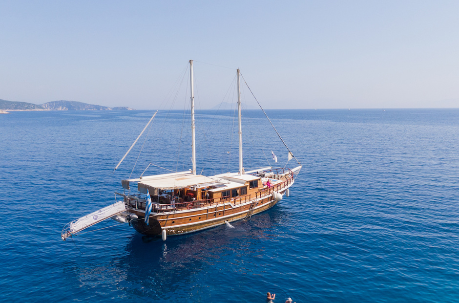 Custom Boats Harmonia