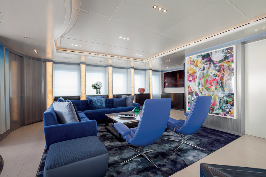 Upper deck saloon
