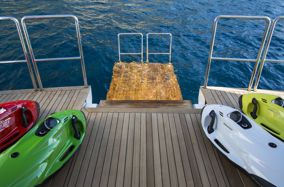 Feadship Legacy V