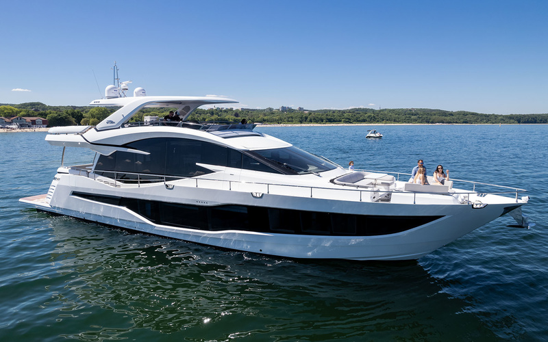 Galeon 800 Fly
