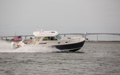 Back Cove 34O