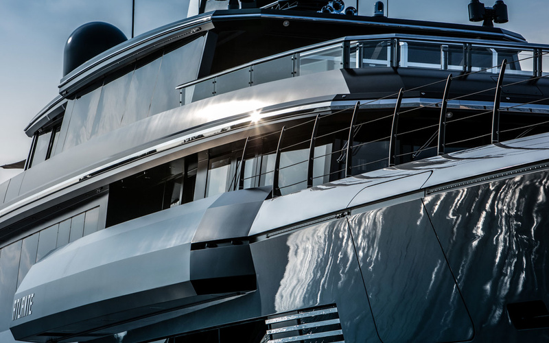 Cutwater C-302 Coupe
