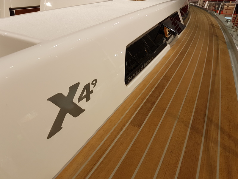 X49