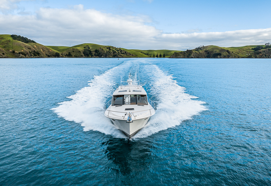 Hylas Yachts завершила работу над третьей моторной моделью