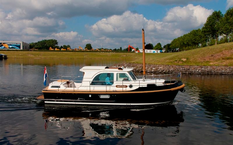 Linssen 28 Sedan