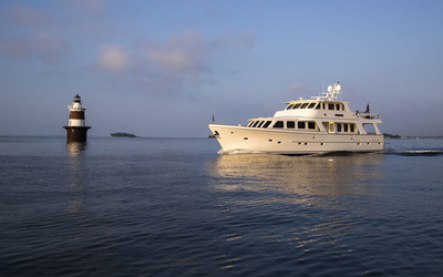 Offshore Yachts 80’ Voyager Grand Salon