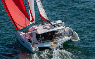 Neel Trimarans 47