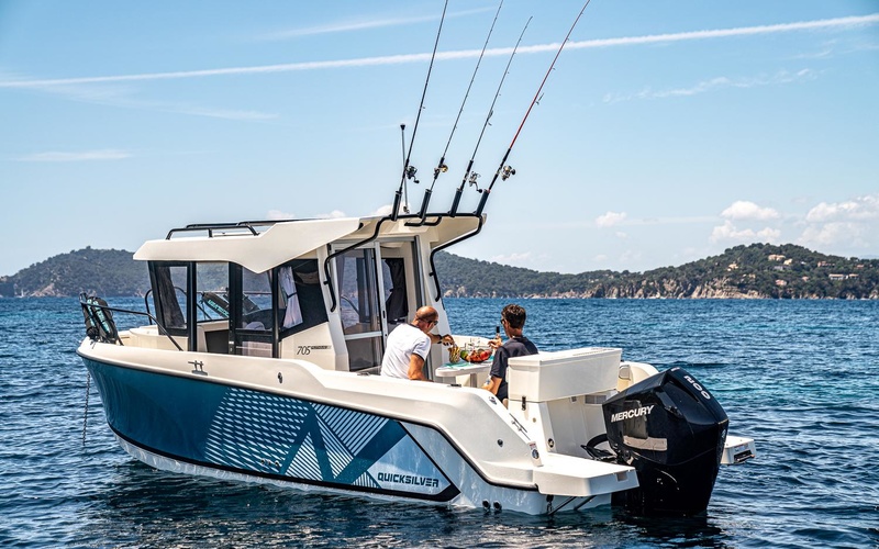 Quicksilver 705 Pilothouse