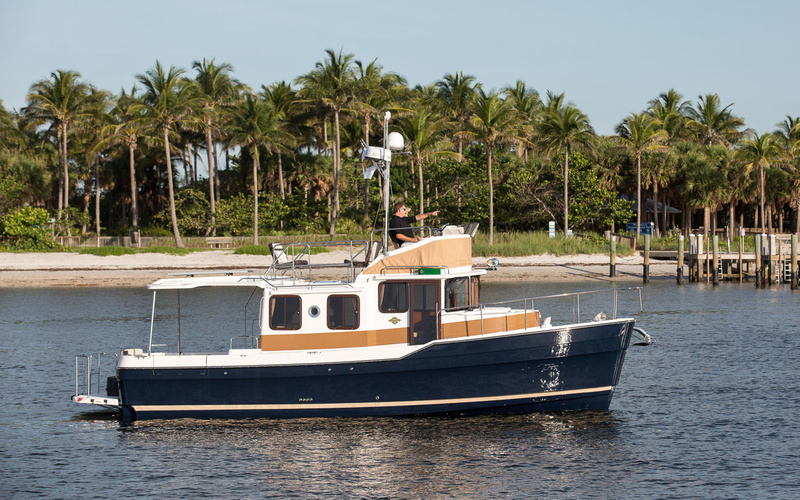 Ranger Tugs R-31 CB