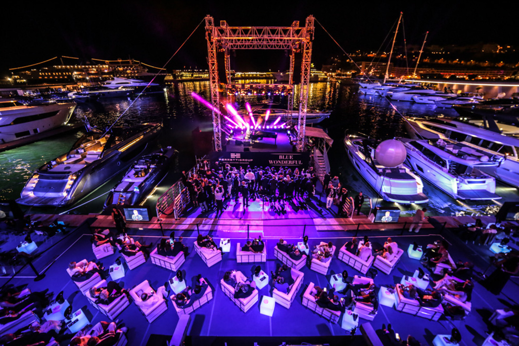 «Crazy night» at the Monaco Yacht Club