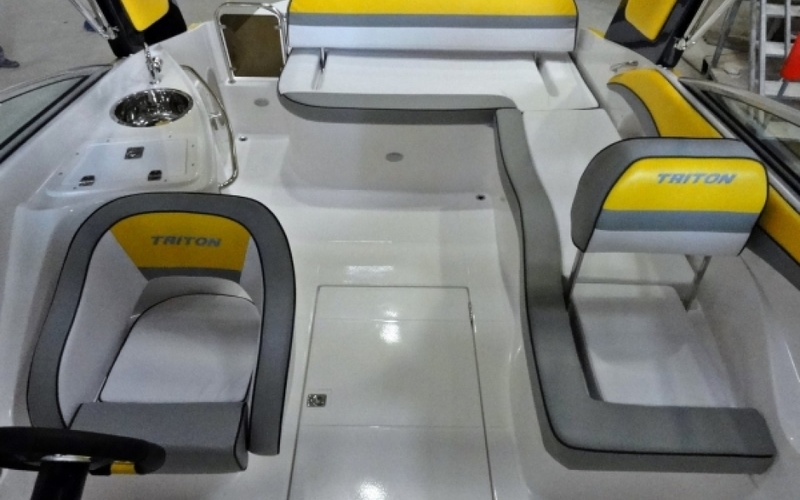 Triton 250 Open