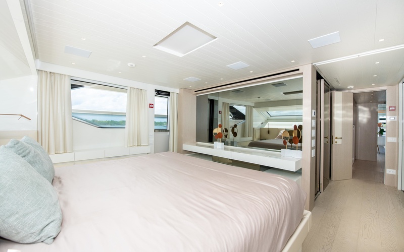 Crownline E 225