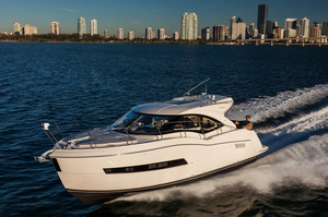 Carver C37 Coupe