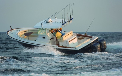 Hunt 32 Center Console