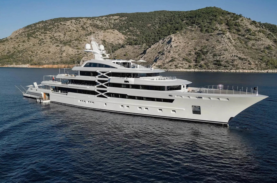Golden Yachts  Project X