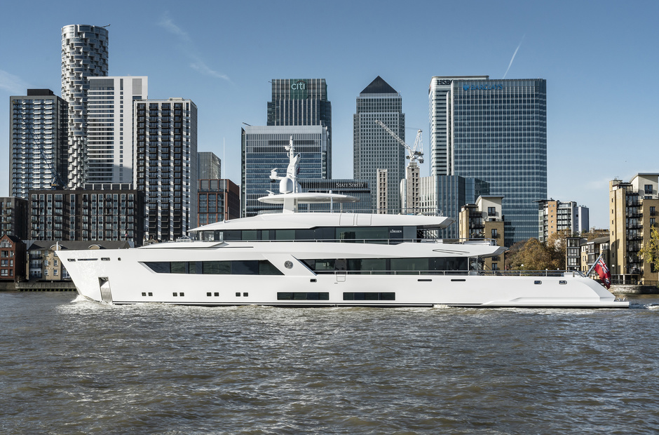 Lurssen Moon Sand