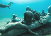The Raft of Lampedusa  - спасательная шлюпка с 13-ю нелегальными мигрантами на борту 