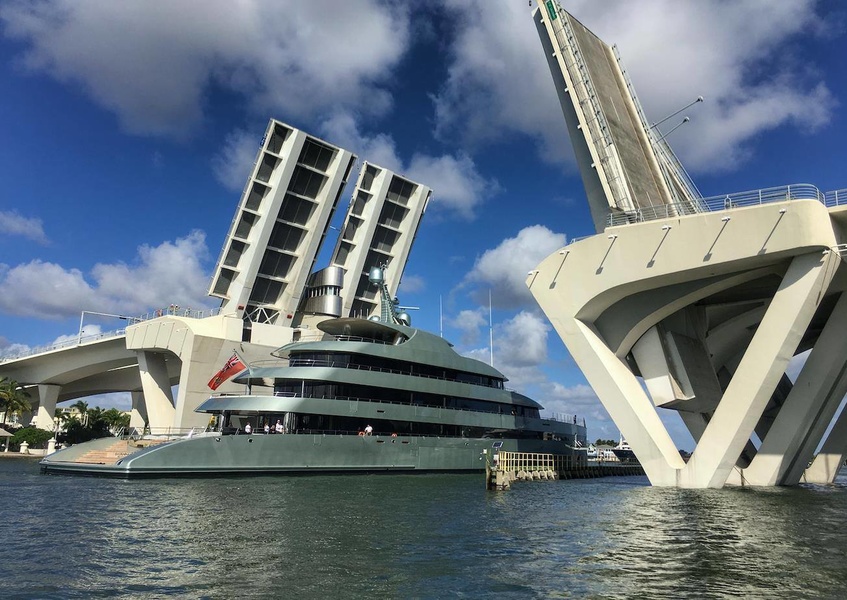 Feadship Savannah arrives at Fort Lauderdale for FLIBS 2016.