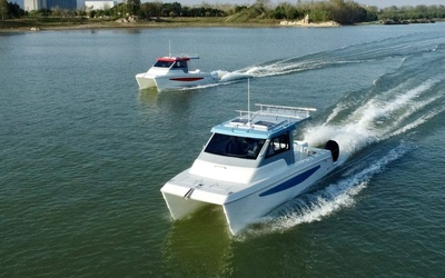 Aquila 28 Molokai Cuddy