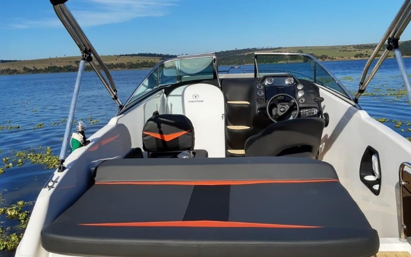 Triton 230 CAB