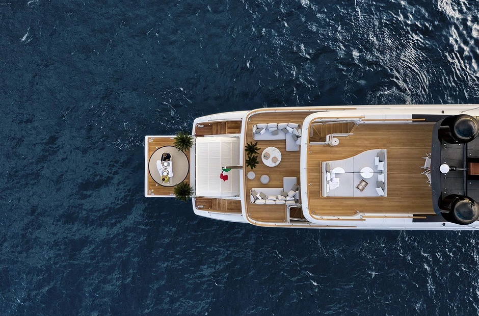 Benetti Alluria