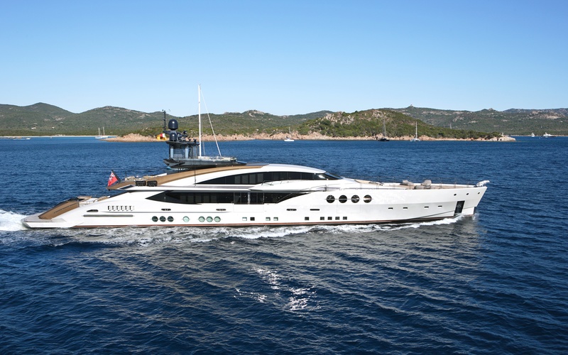 Palmer Johnson 210 SportYacht