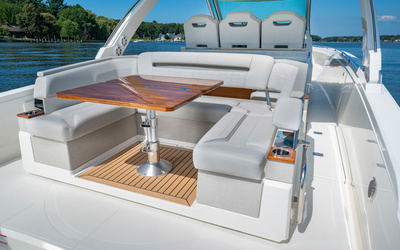 Tiara 38 LS