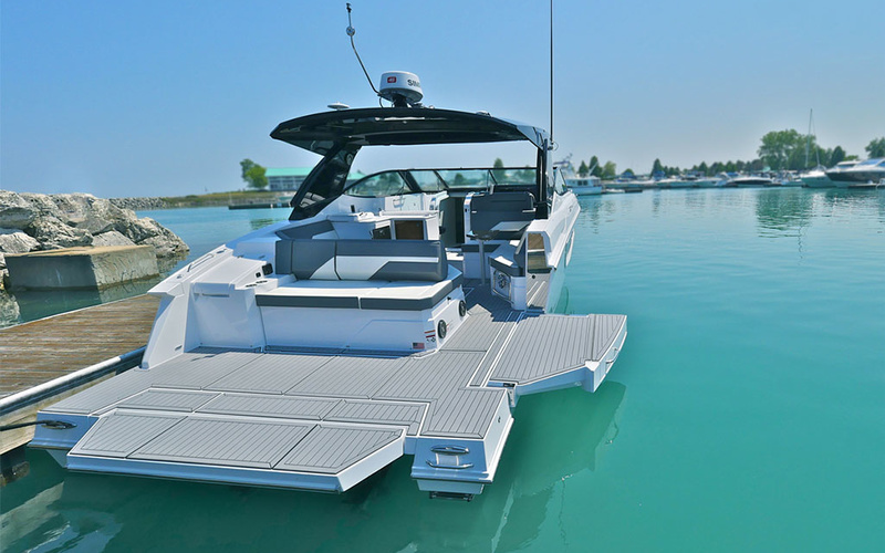 Cruisers Yachts 38 GLS I/O