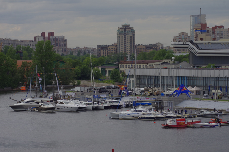 General view of the water part of the exposition