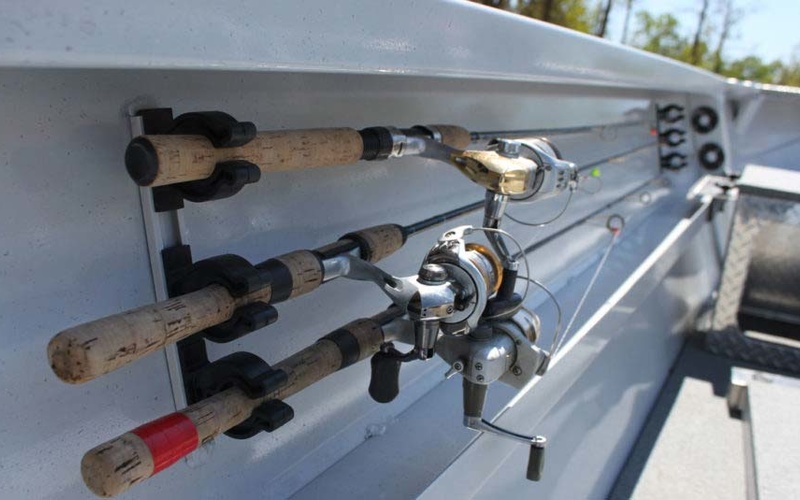 KingFisher 1825 Warrior Tiller