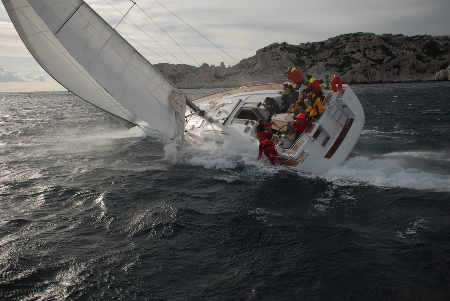 The Oceanis 54 into a strong mistral. Speed over 15 knots.
